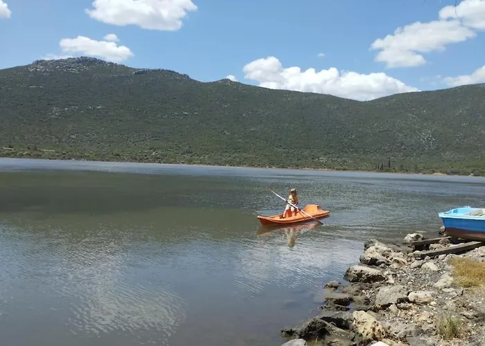 αrmiriki House Limin Ierakos