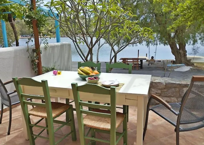 αrmiriki House Limin Ierakos