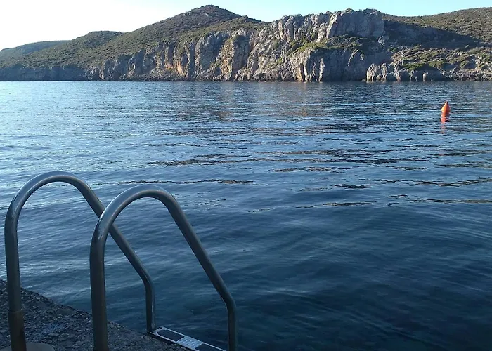 αrmiriki House Limin Ierakos